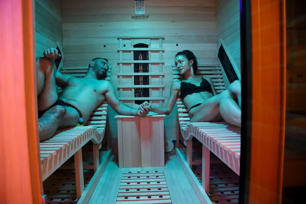 Love Room Unique - Sauna / Jacuzzi Charleville-Mézières Kültér fotó
